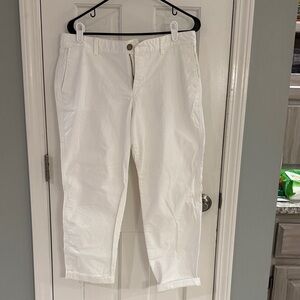 GAP Women's White Capris